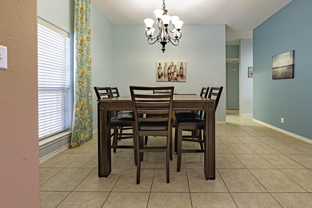412 Fairway Oaks