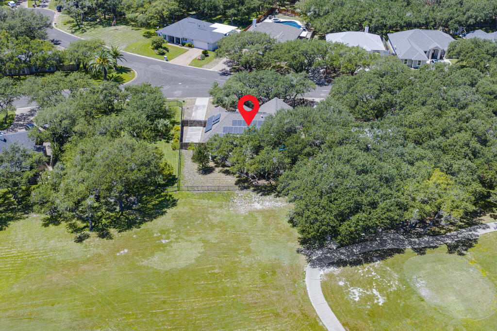 412 Fairway Oaks