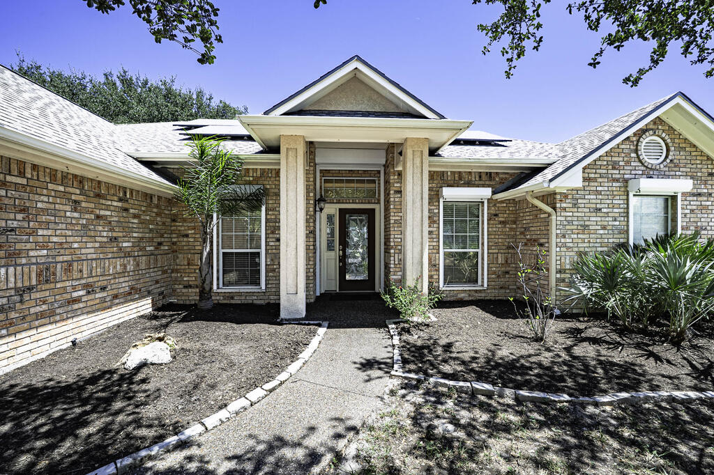 412 Fairway Oaks