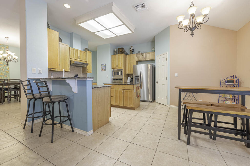 412 Fairway Oaks