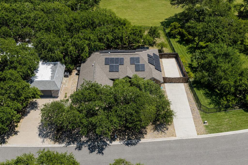 412 Fairway Oaks