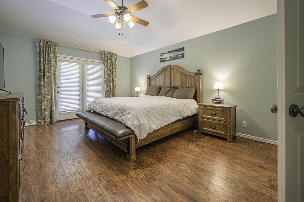 412 Fairway Oaks
