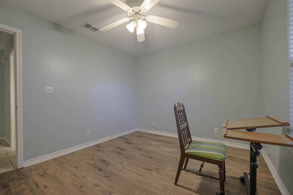 412 Fairway Oaks