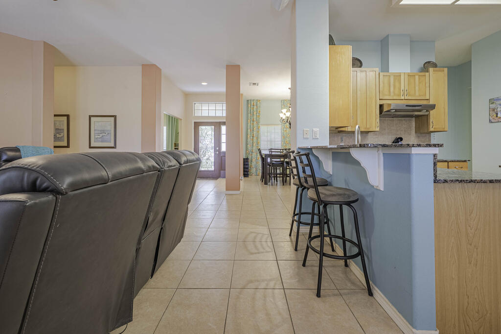 412 Fairway Oaks