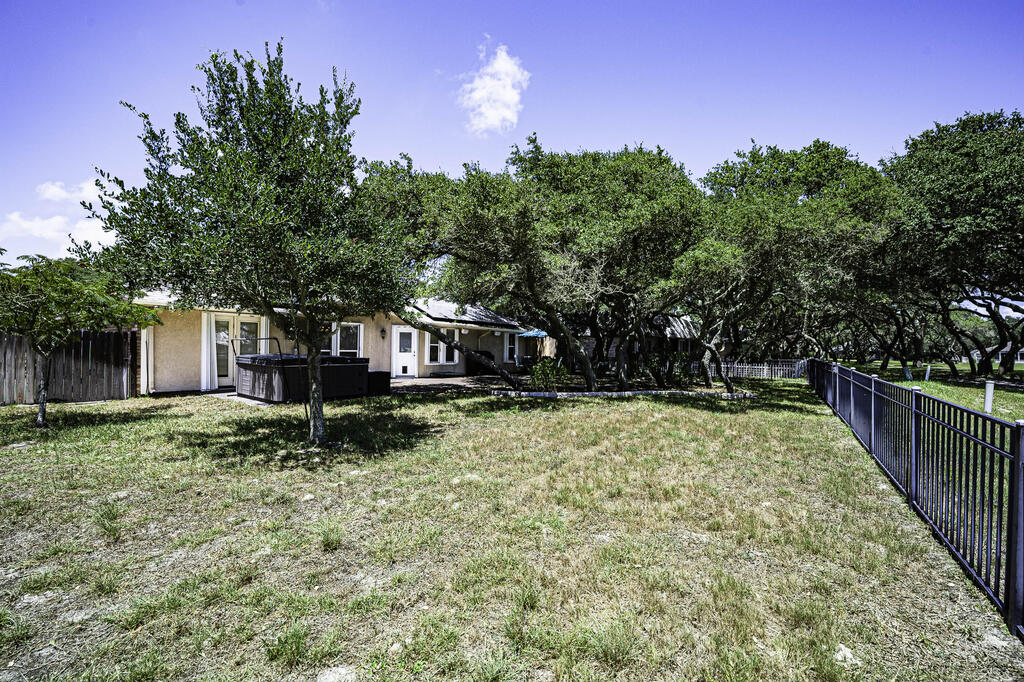 412 Fairway Oaks