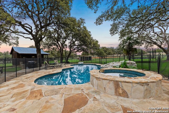 109 Sage Oaks Trail