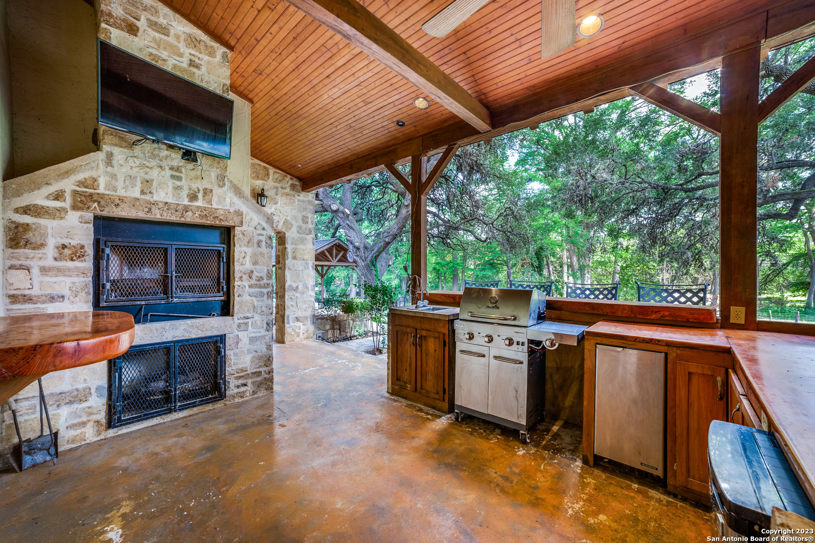 5214 US Highway 83 N