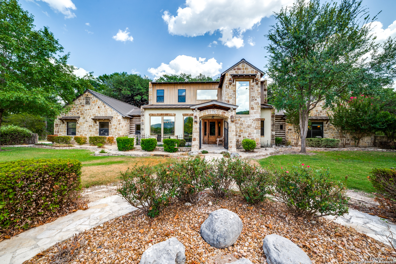 5214 US Highway 83 N