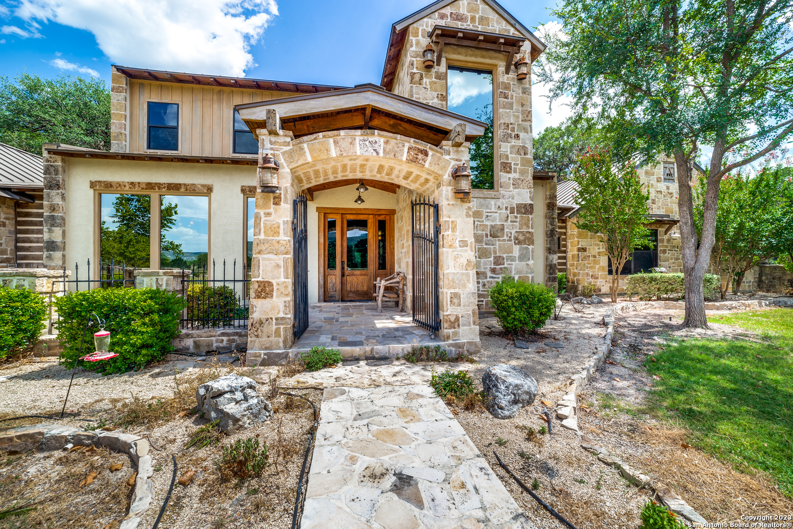 5214 US Highway 83 N