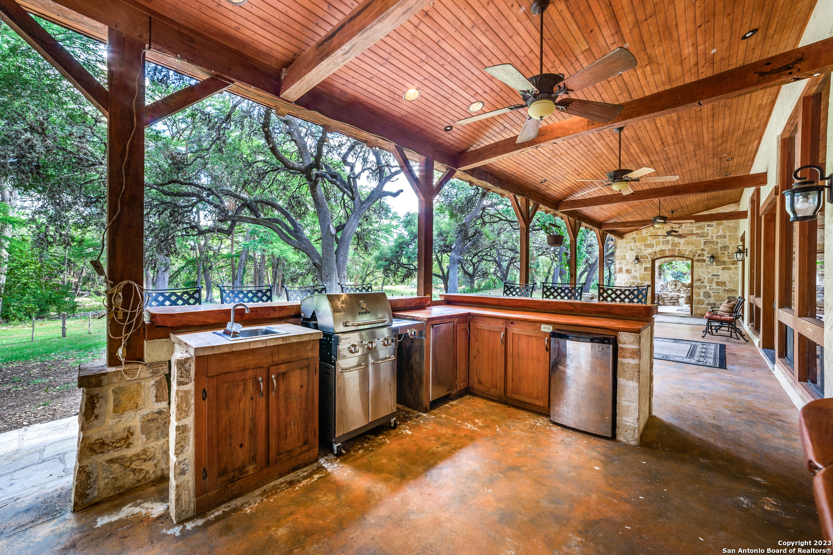 5214 US Highway 83 N