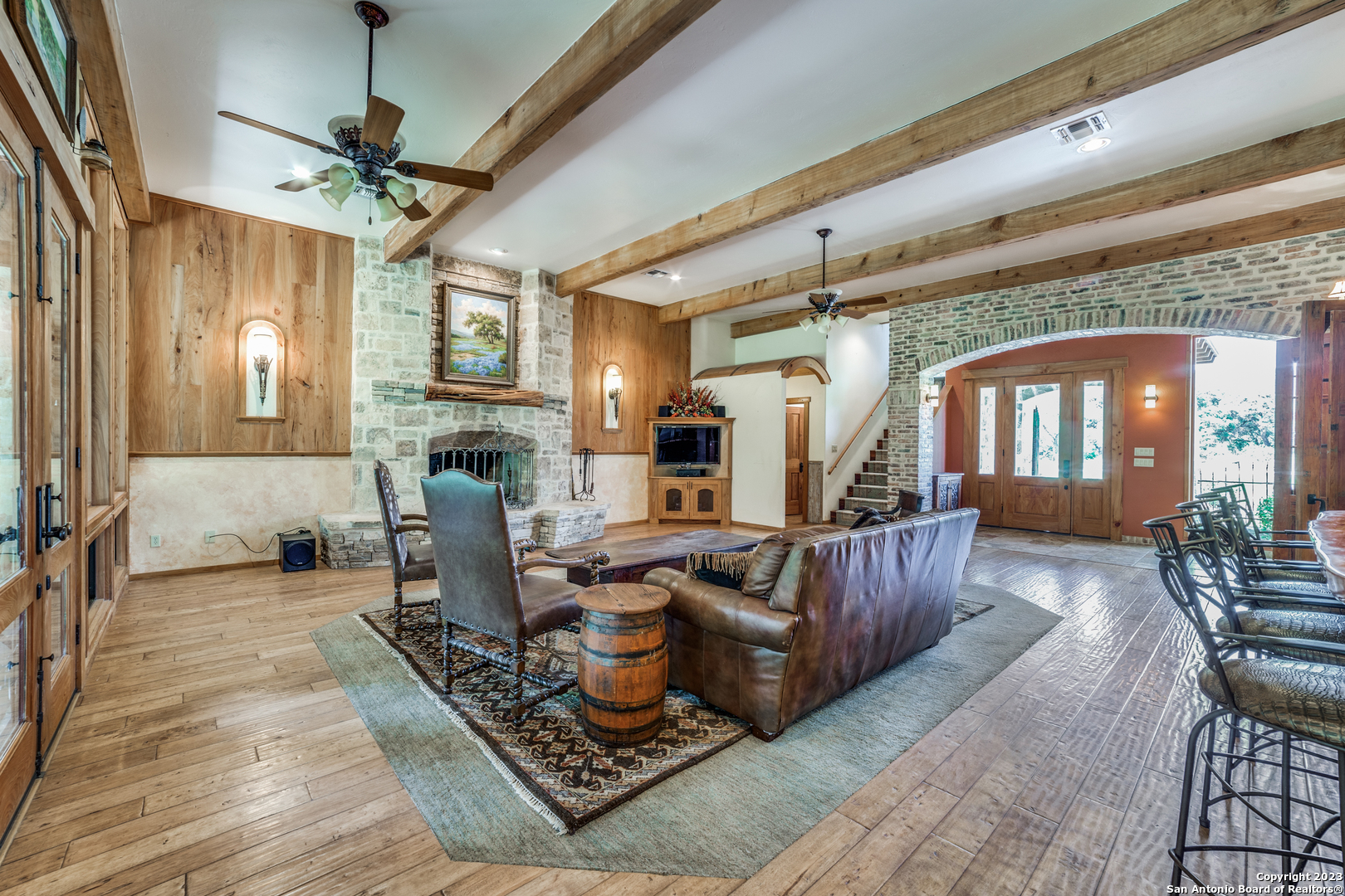 5214 US Highway 83 N