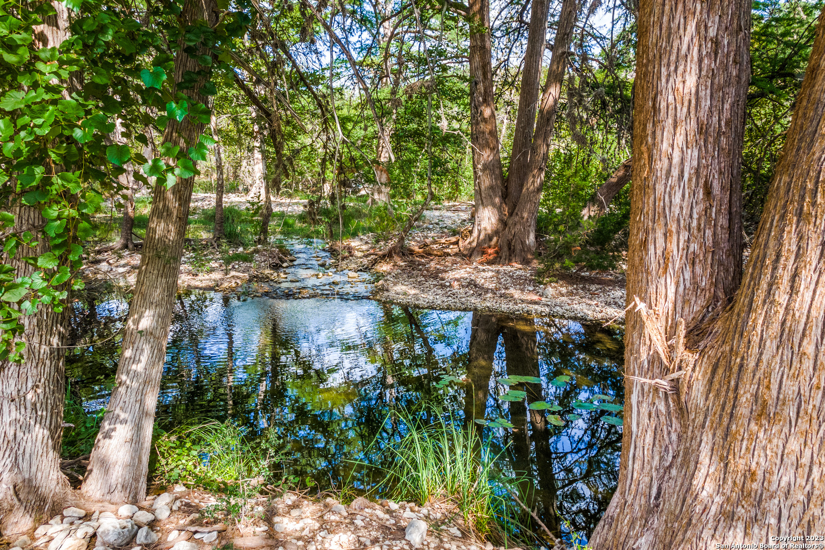 5214 US Highway 83 N