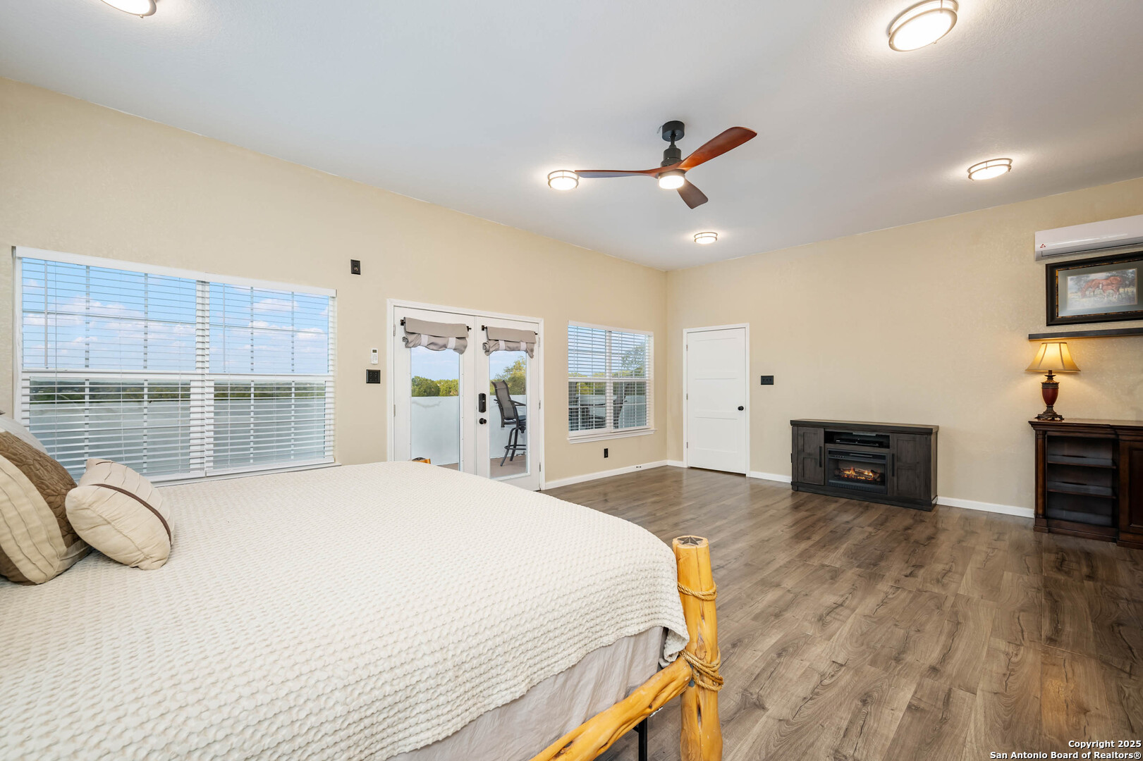 10655 rebecca creek