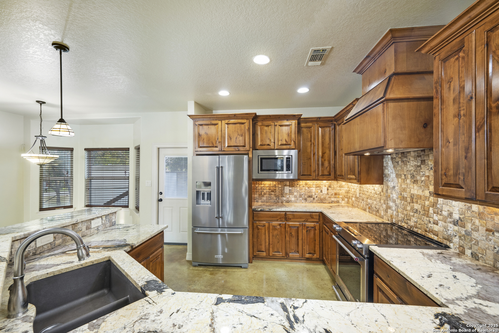 103 Oak Forest