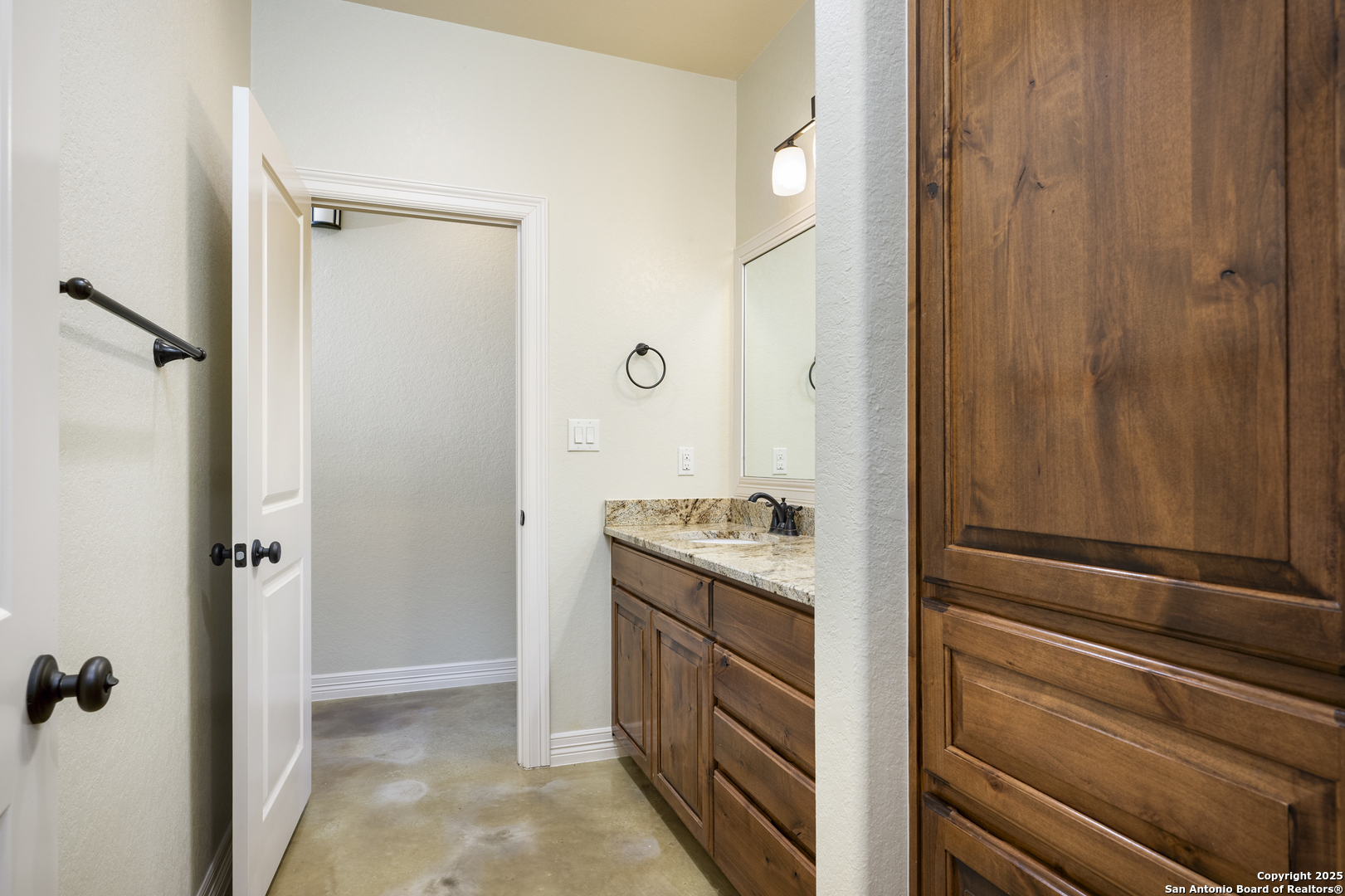 103 Oak Forest