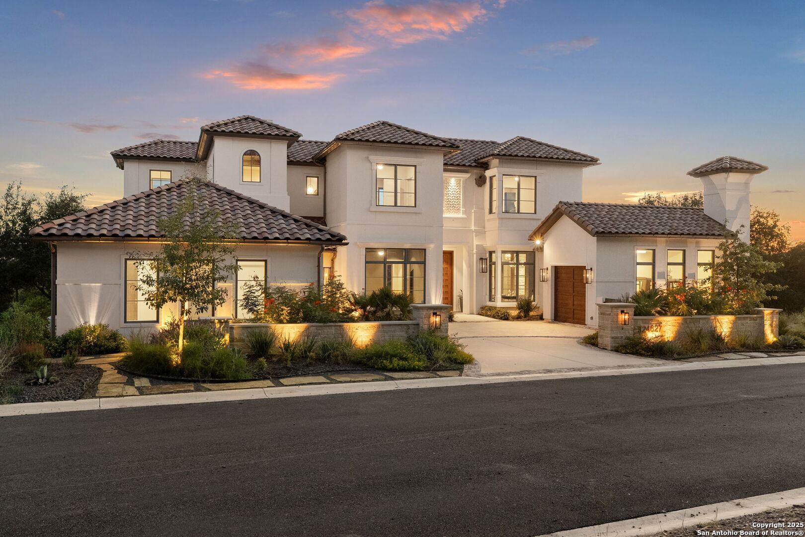 24627 Cliff Line Dr
