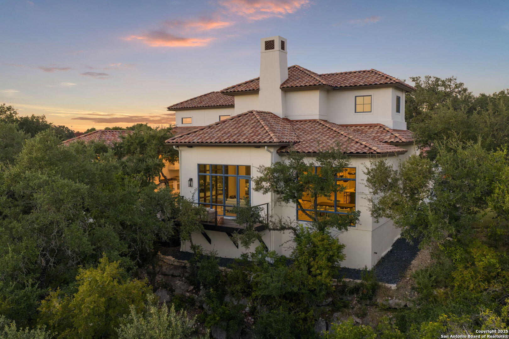 24627 Cliff Line Dr