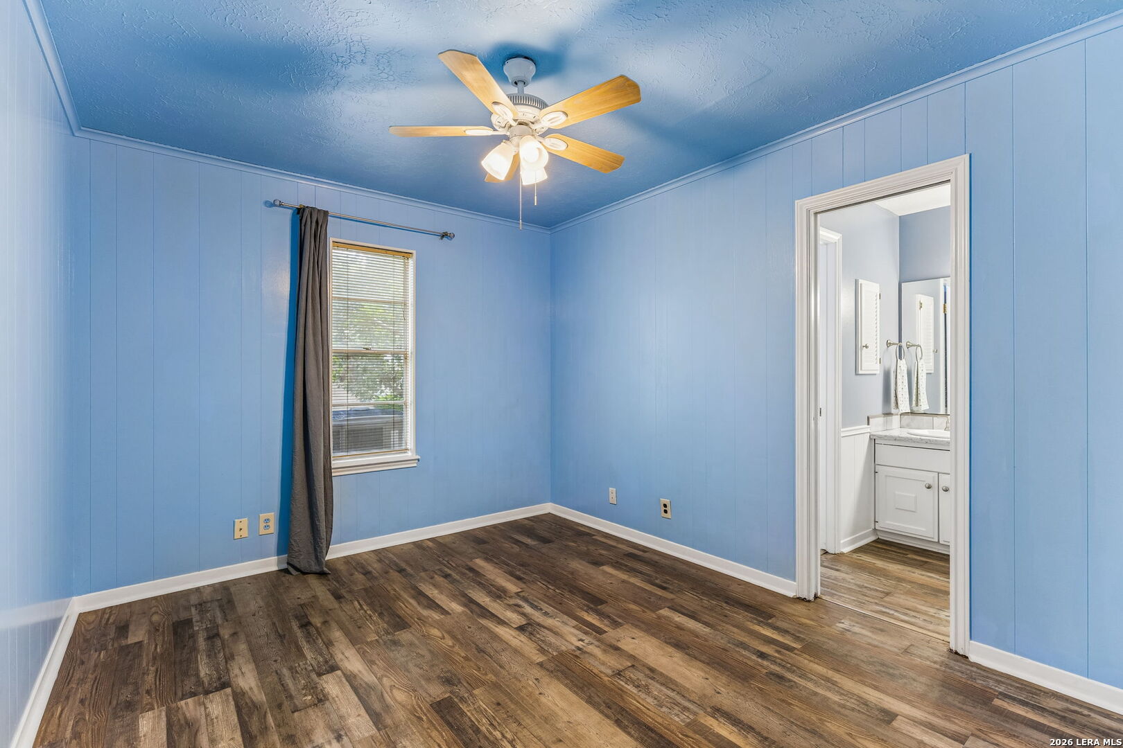 108 W LAUREL LN