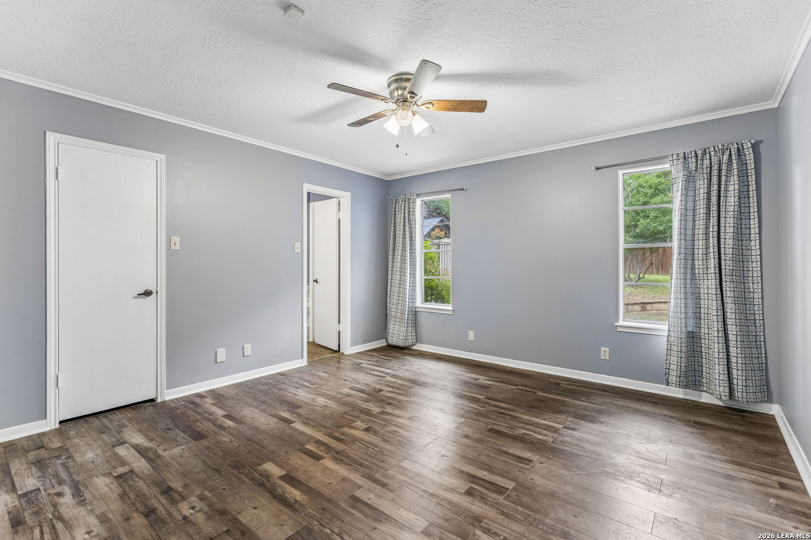 108 W LAUREL LN