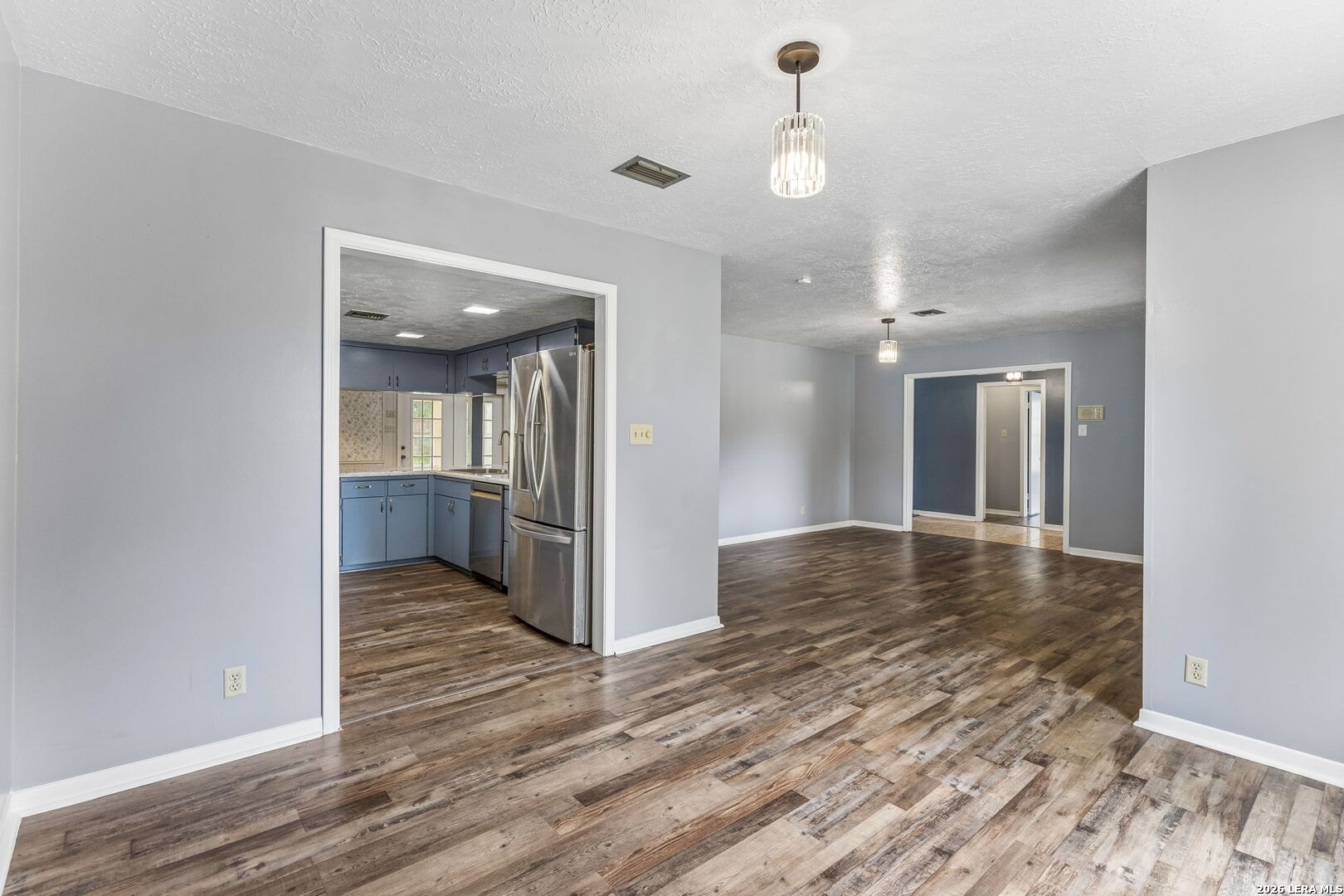 108 W LAUREL LN