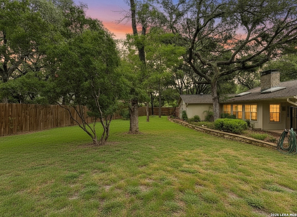 108 W LAUREL LN