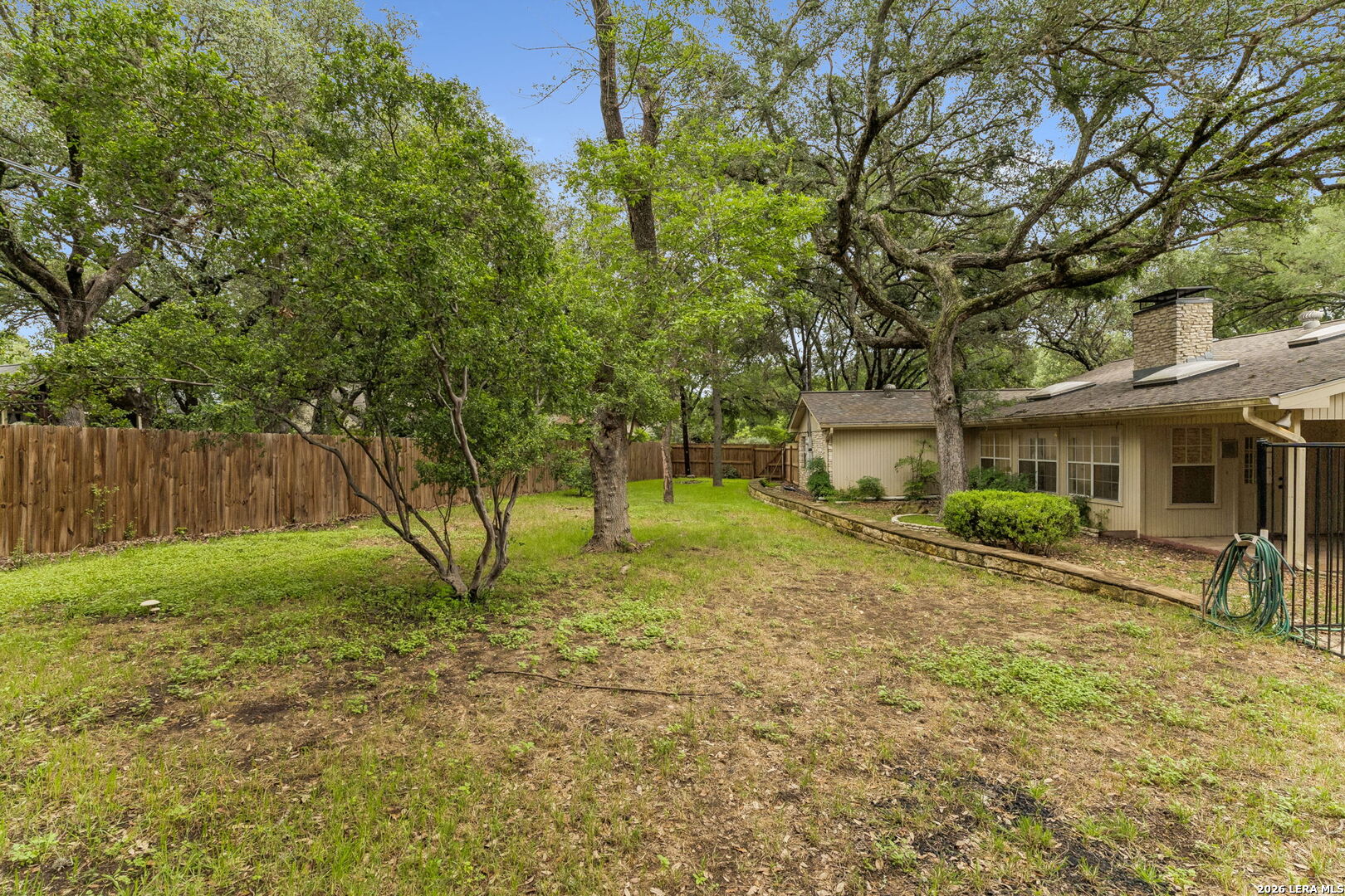 108 W LAUREL LN
