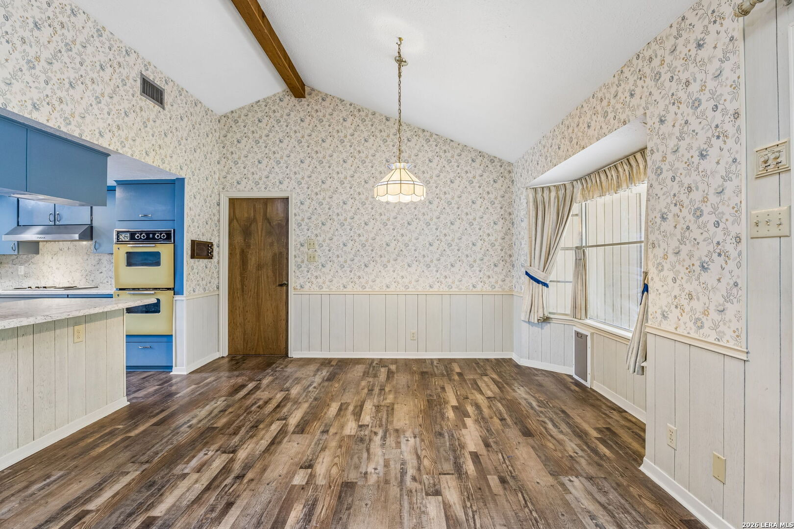 108 W LAUREL LN