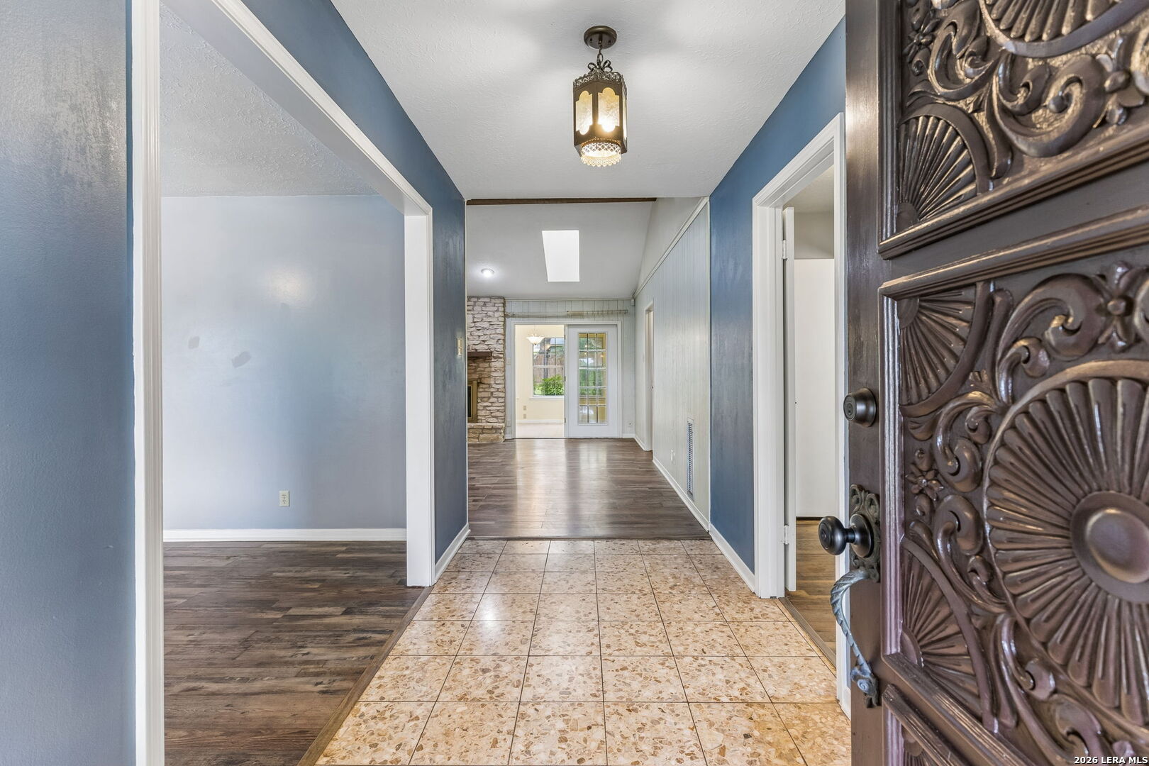 108 W LAUREL LN