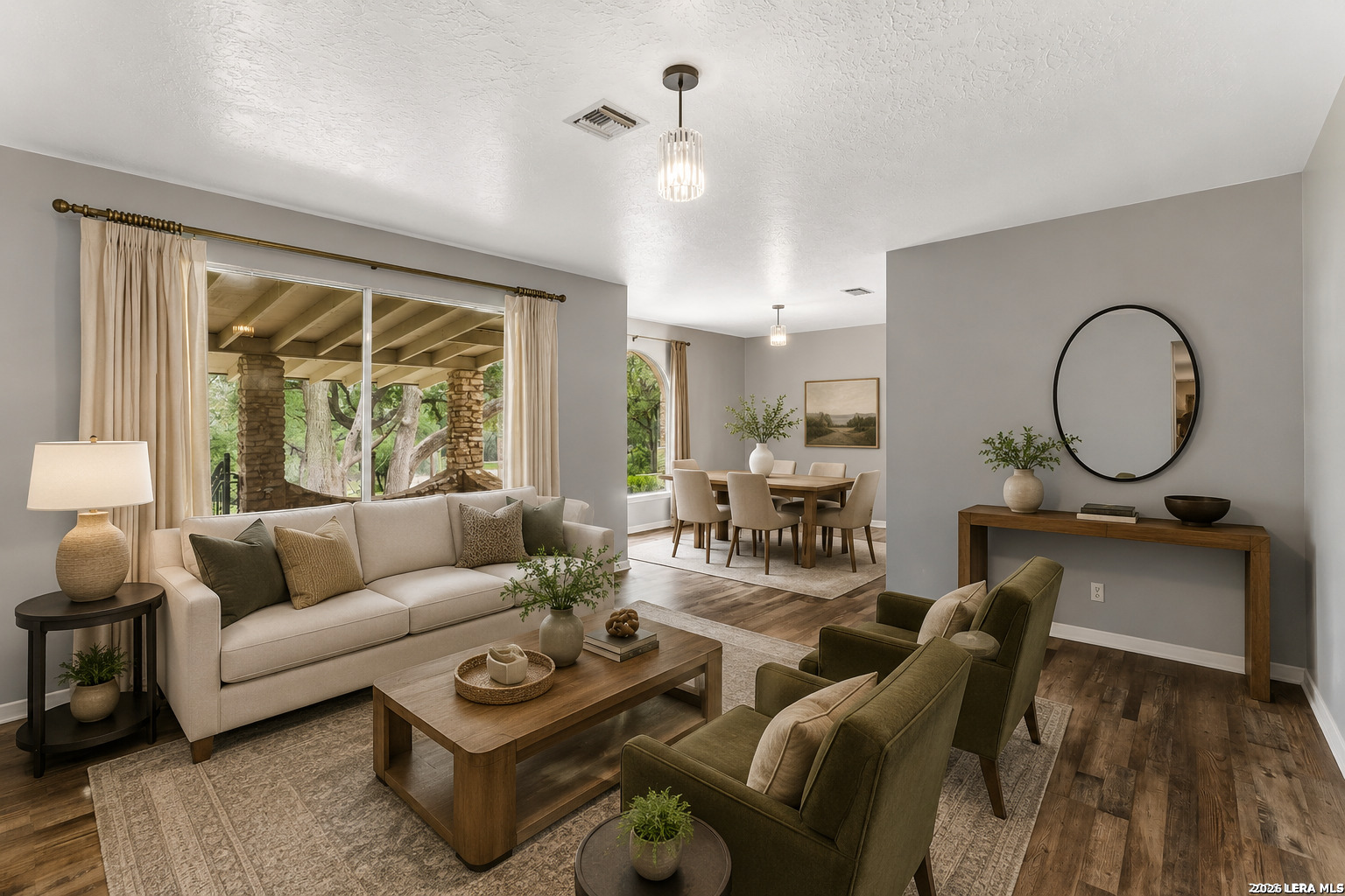 108 W LAUREL LN