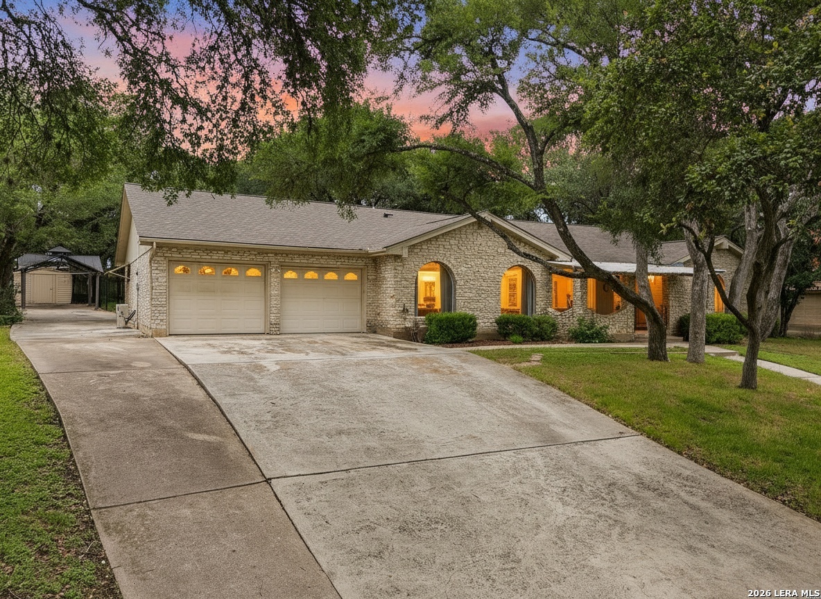 108 W LAUREL LN