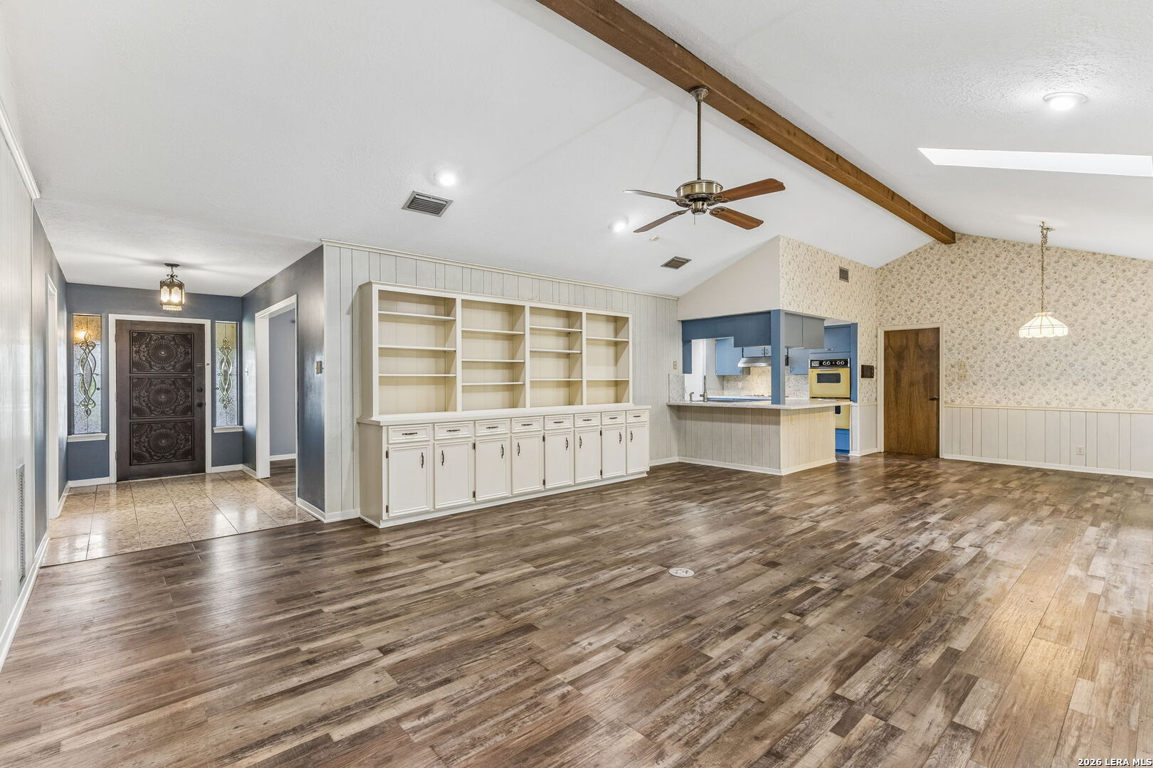 108 W LAUREL LN
