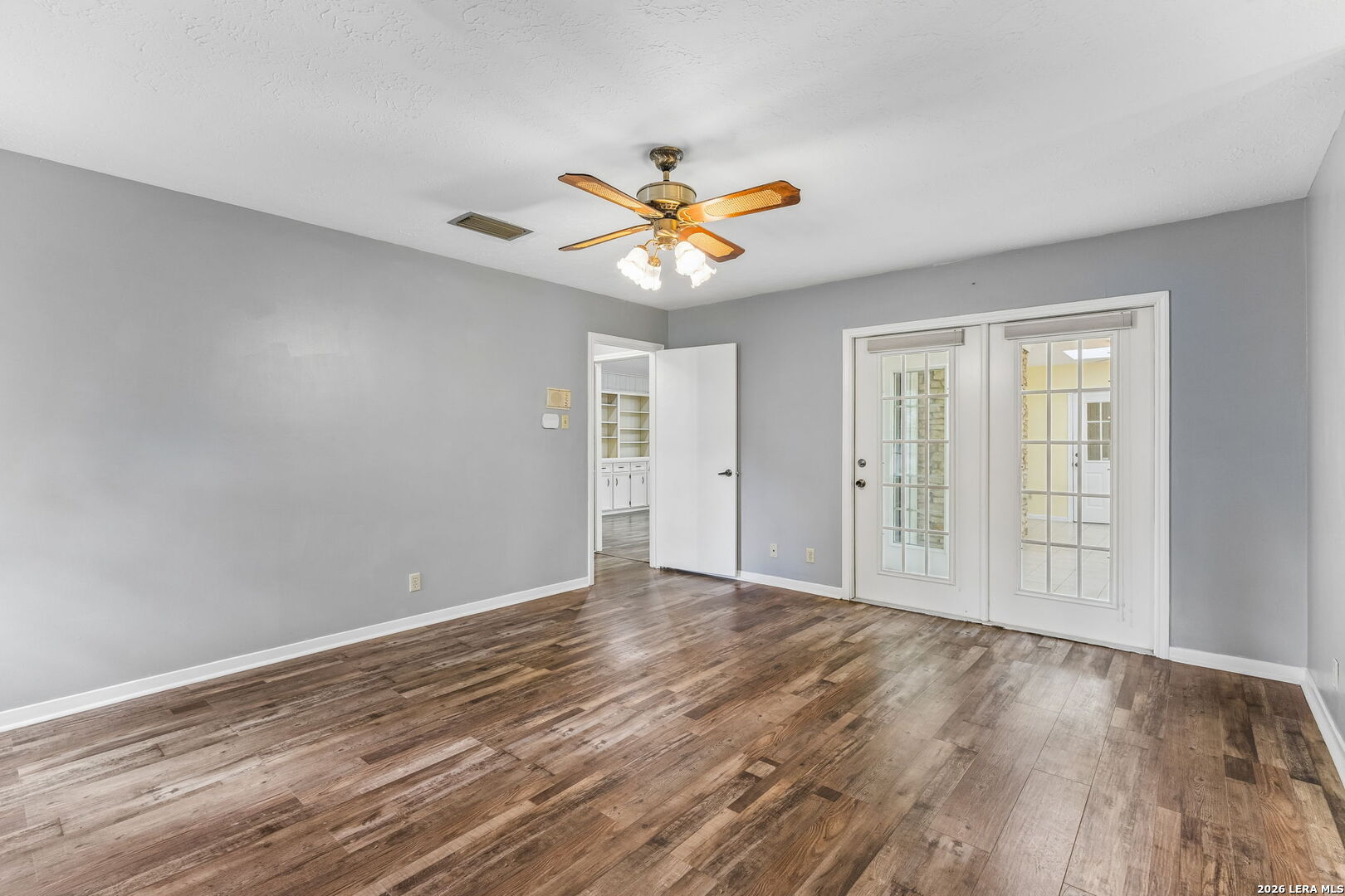 108 W LAUREL LN