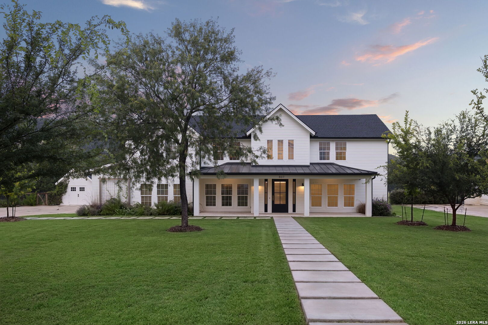 807 WADE RD