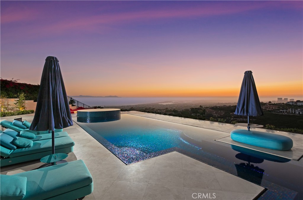 9 Pelican Crest Drive