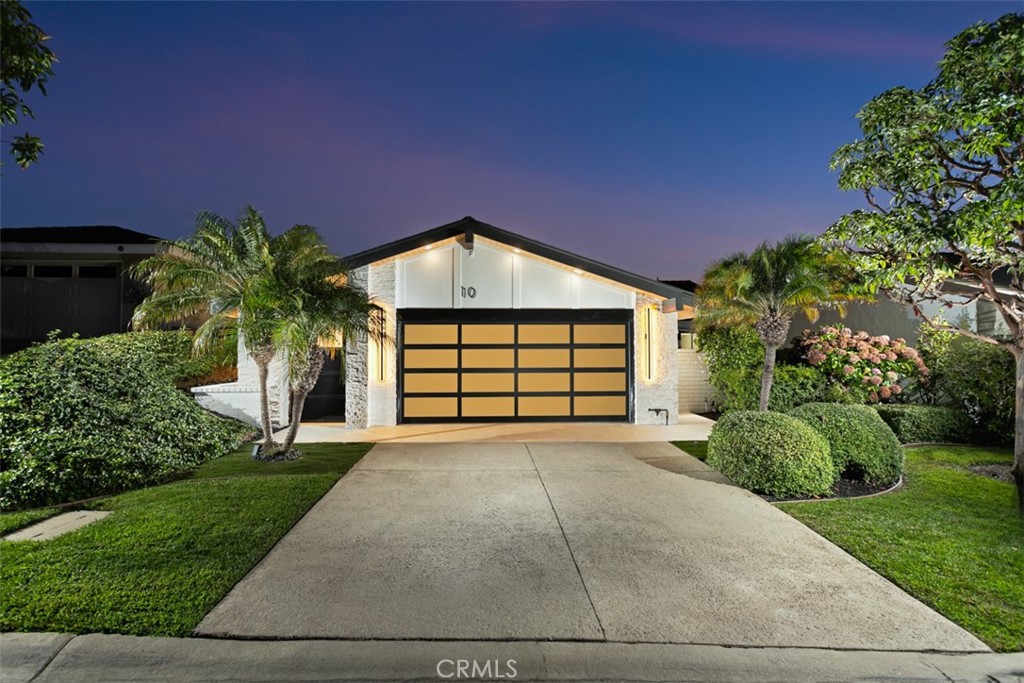 10 White Water Drive