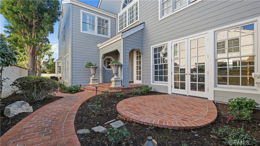 18 Hillsdale