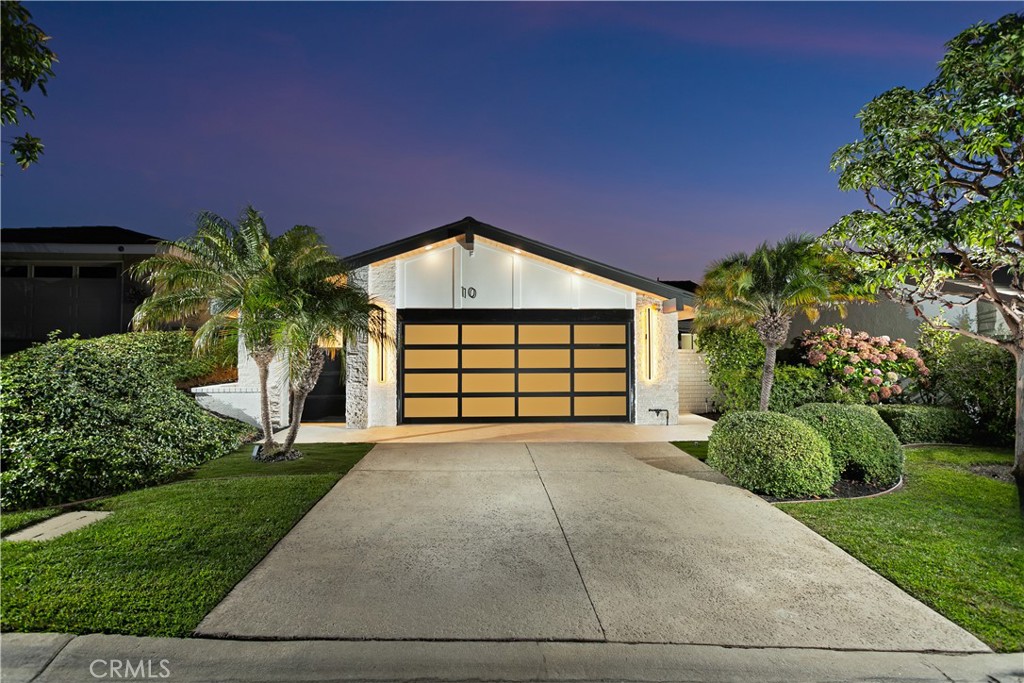 10 White Water Drive