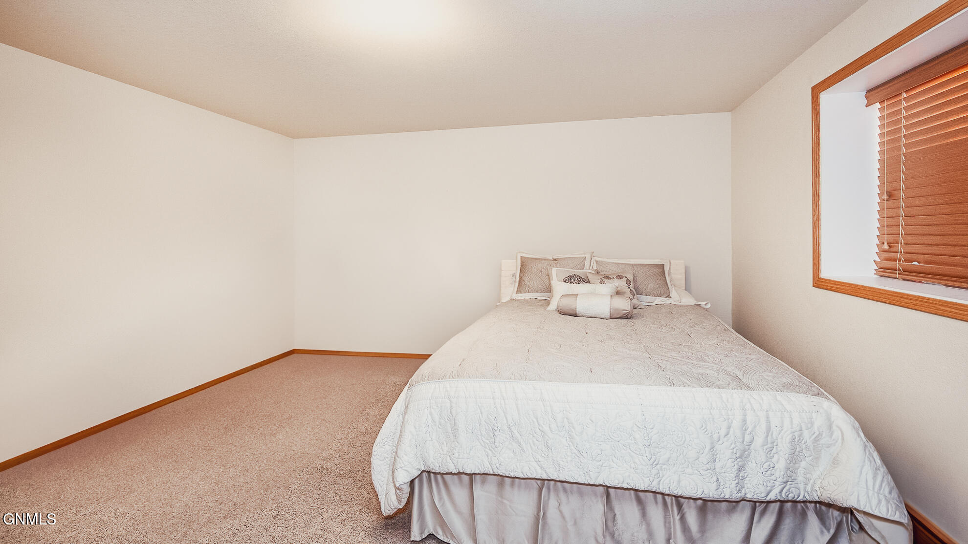 3445 Thunderbird Lane