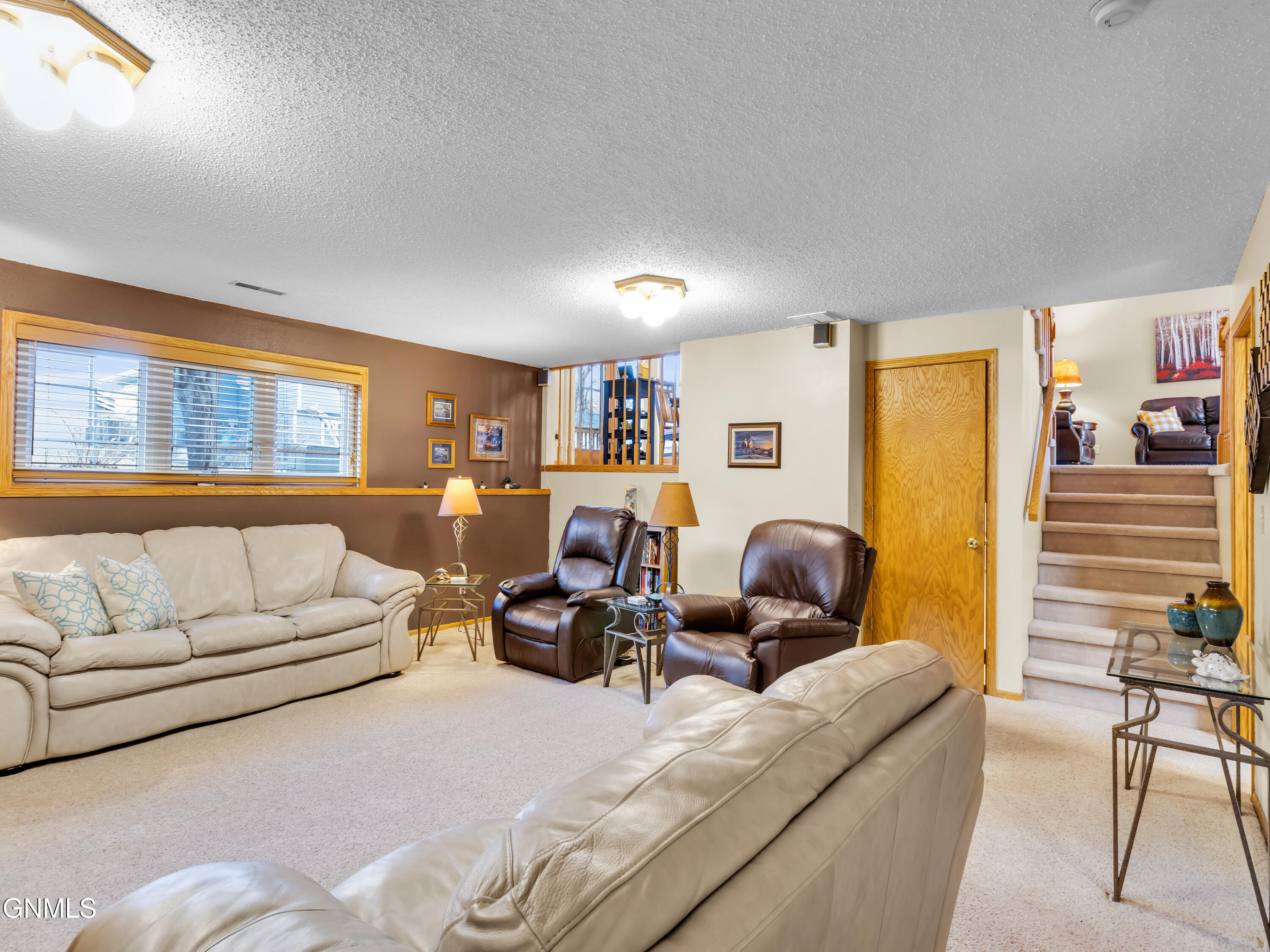 1105 4th Avenue NE