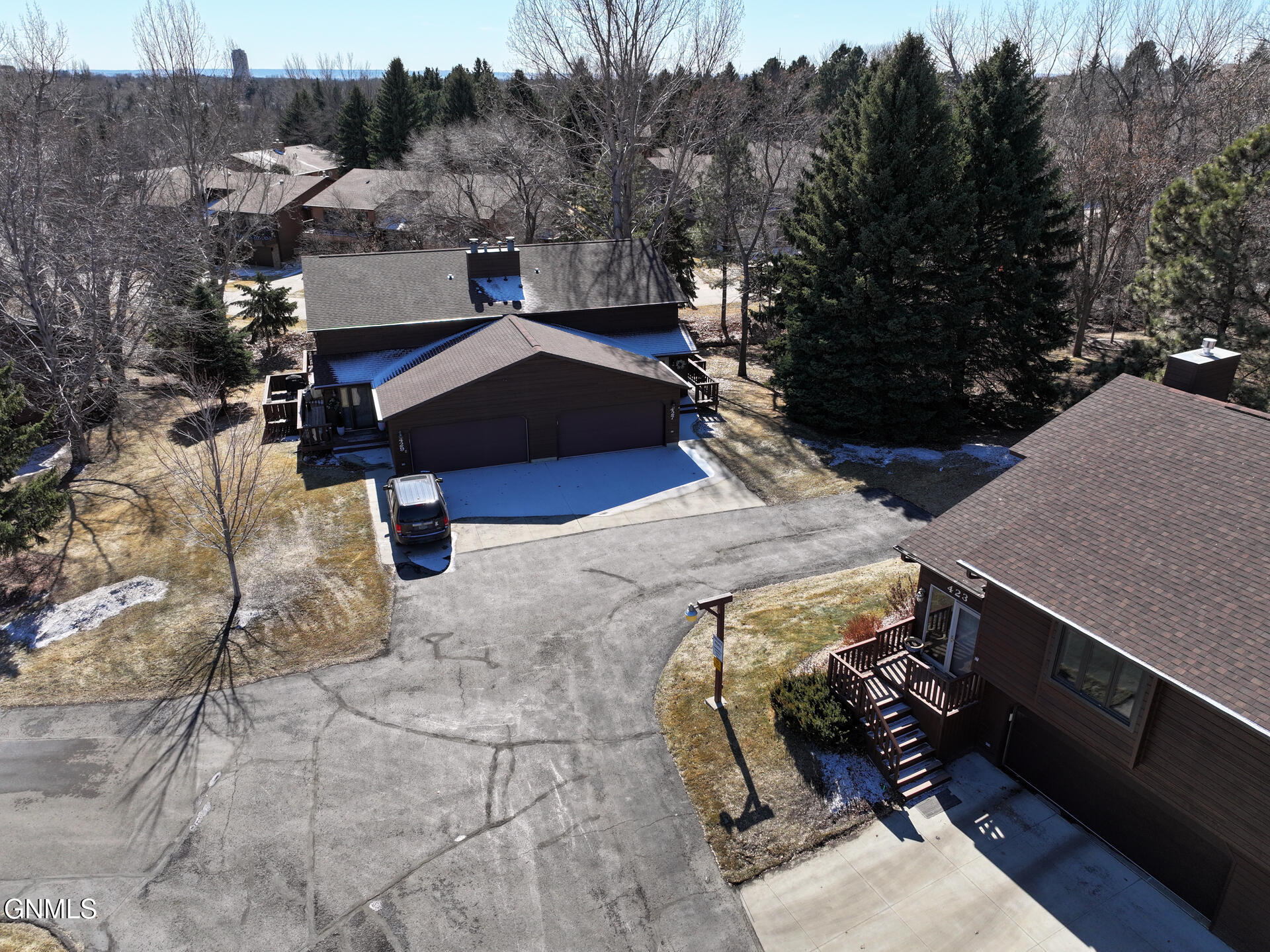 427 Brandon Drive E