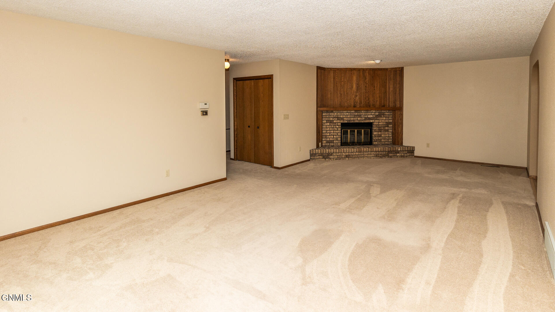 427 Brandon Drive E