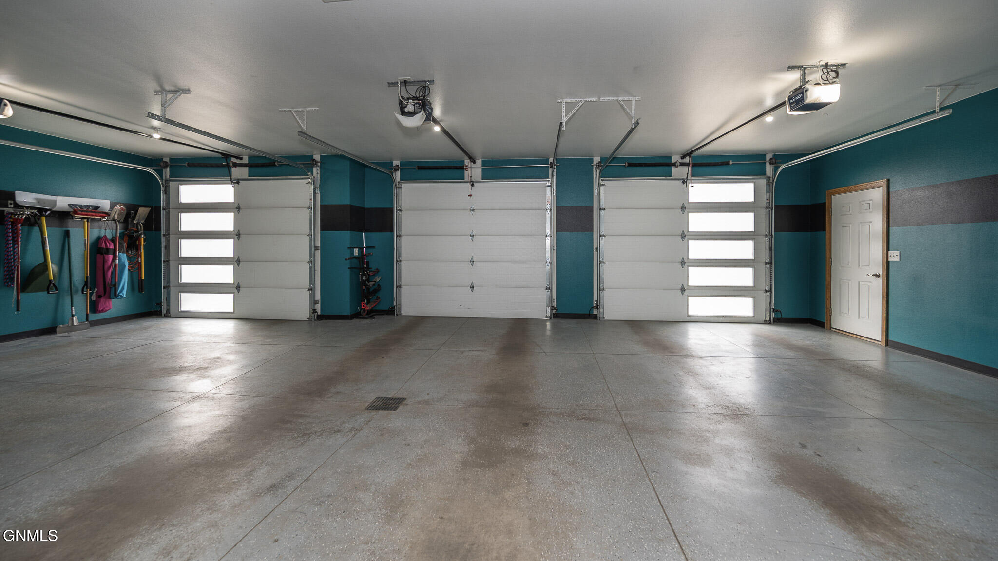 3727 Pebbleview Circle