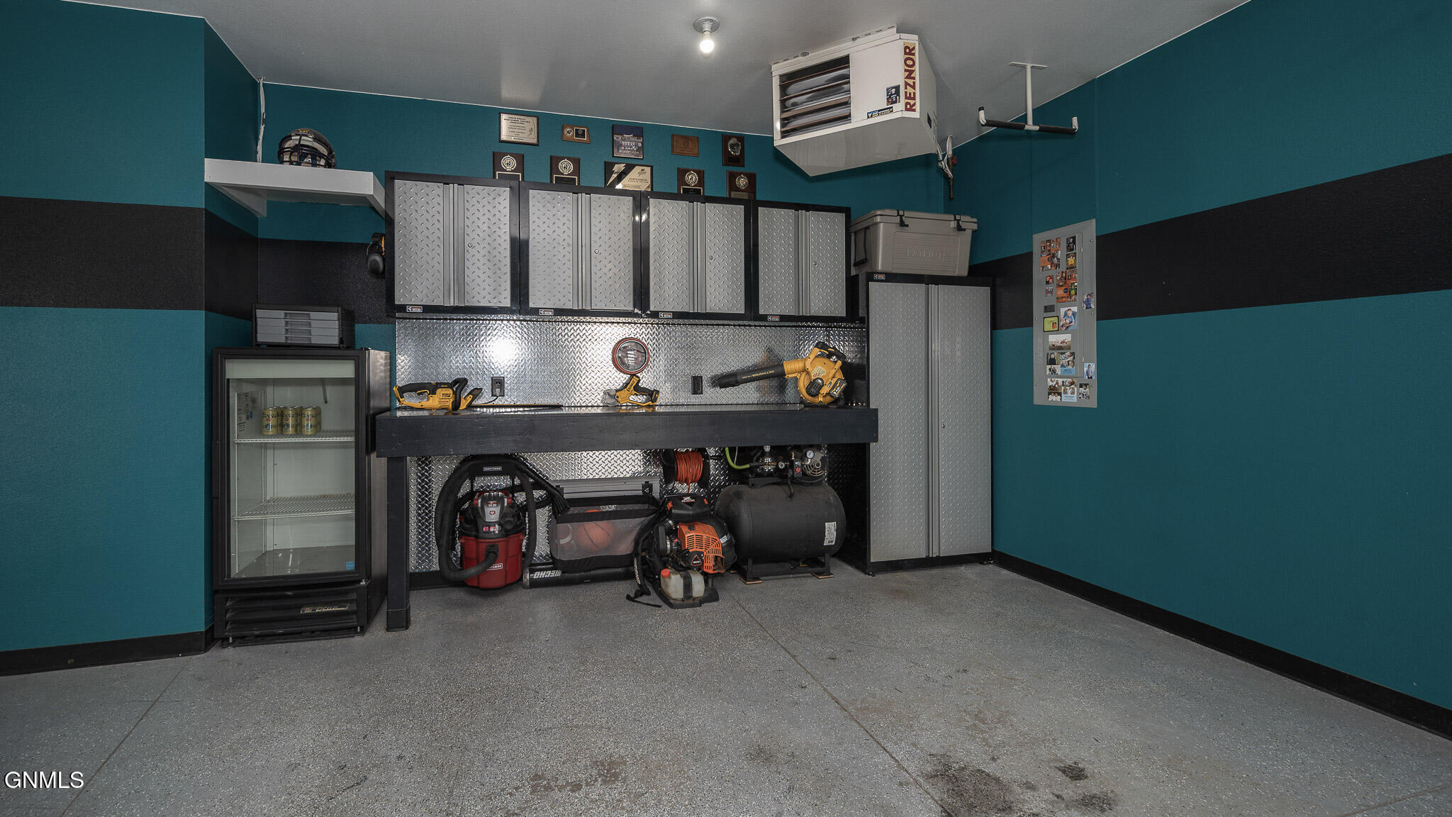 3727 Pebbleview Circle