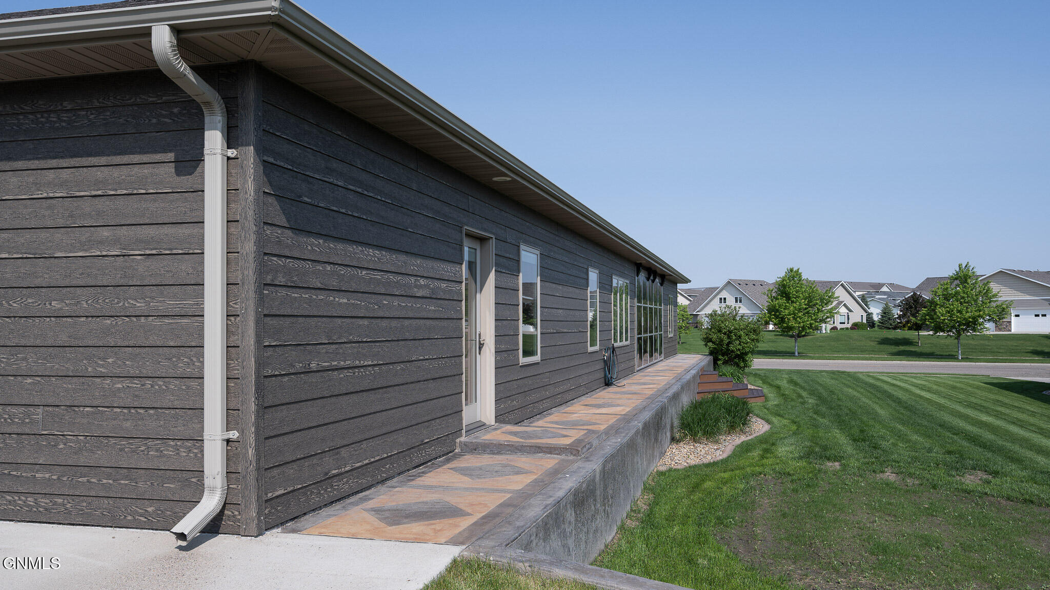 3727 Pebbleview Circle