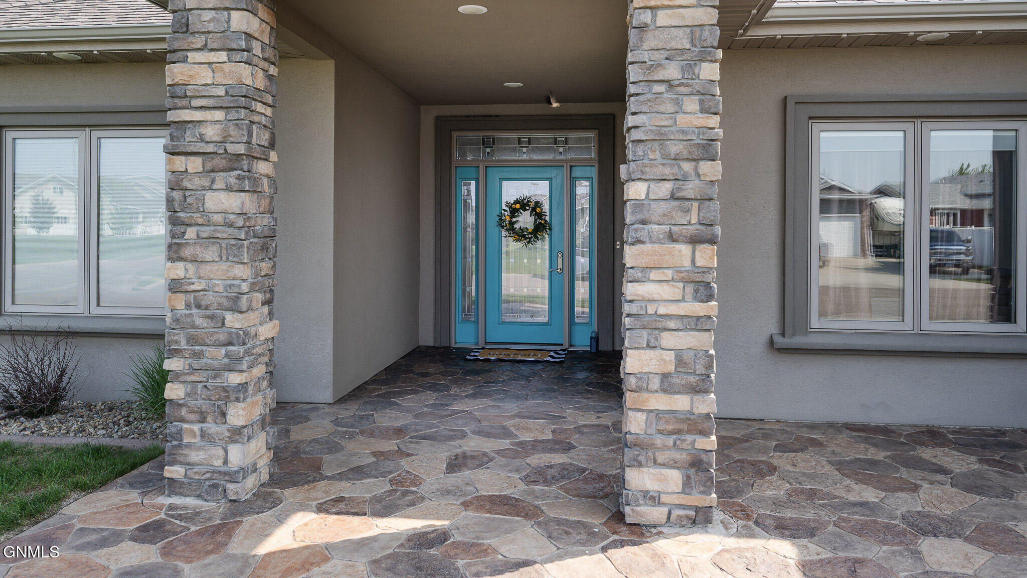 3727 Pebbleview Circle
