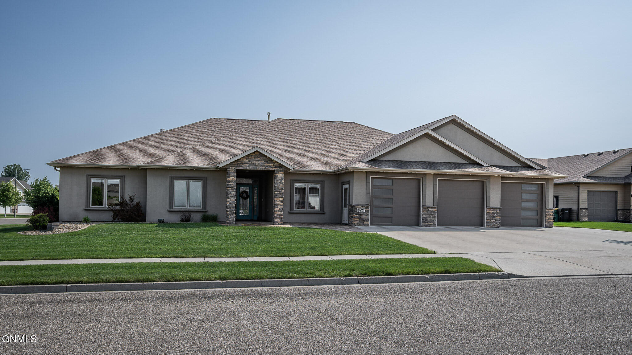 3727 Pebbleview Circle