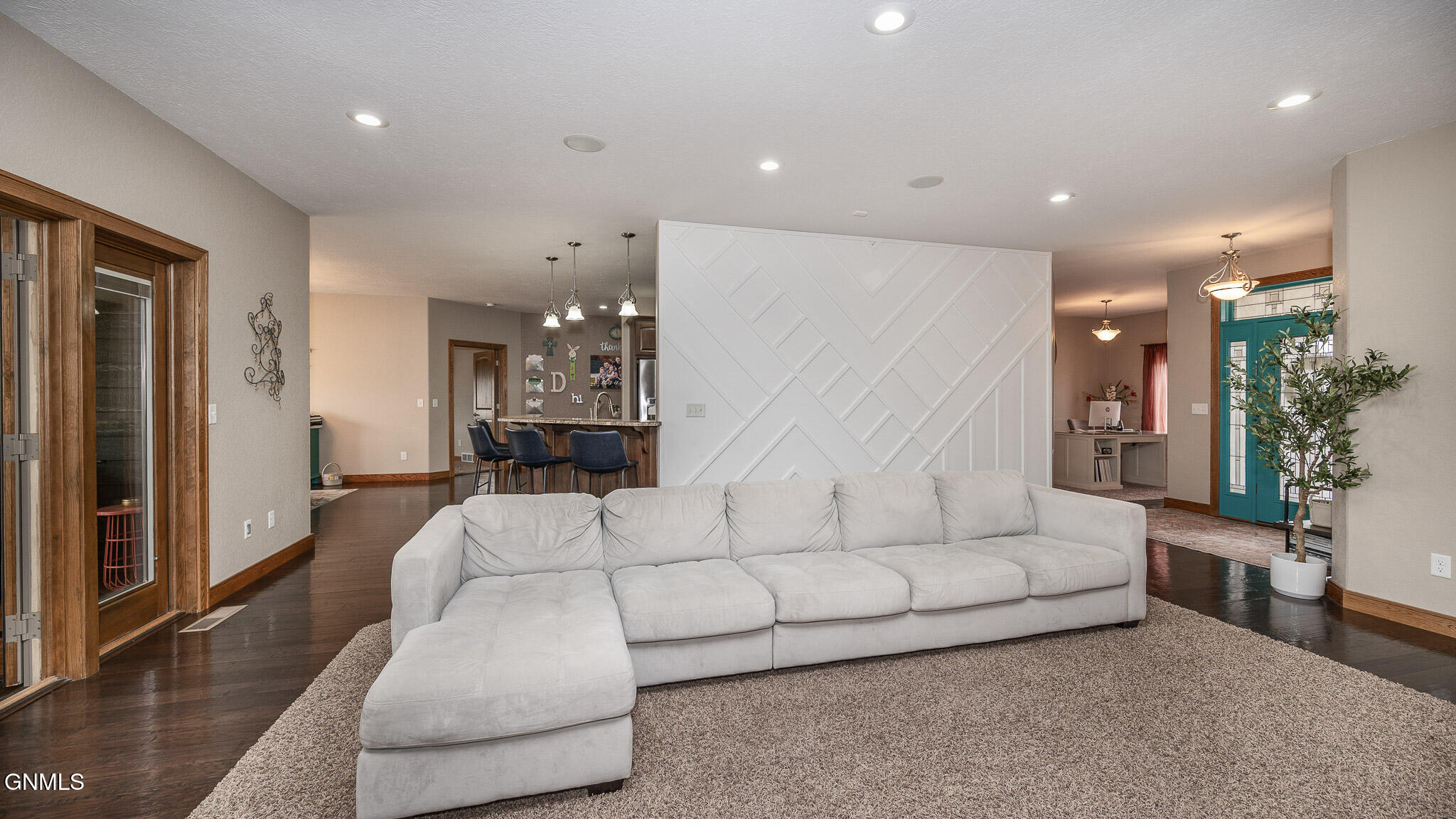 3727 Pebbleview Circle