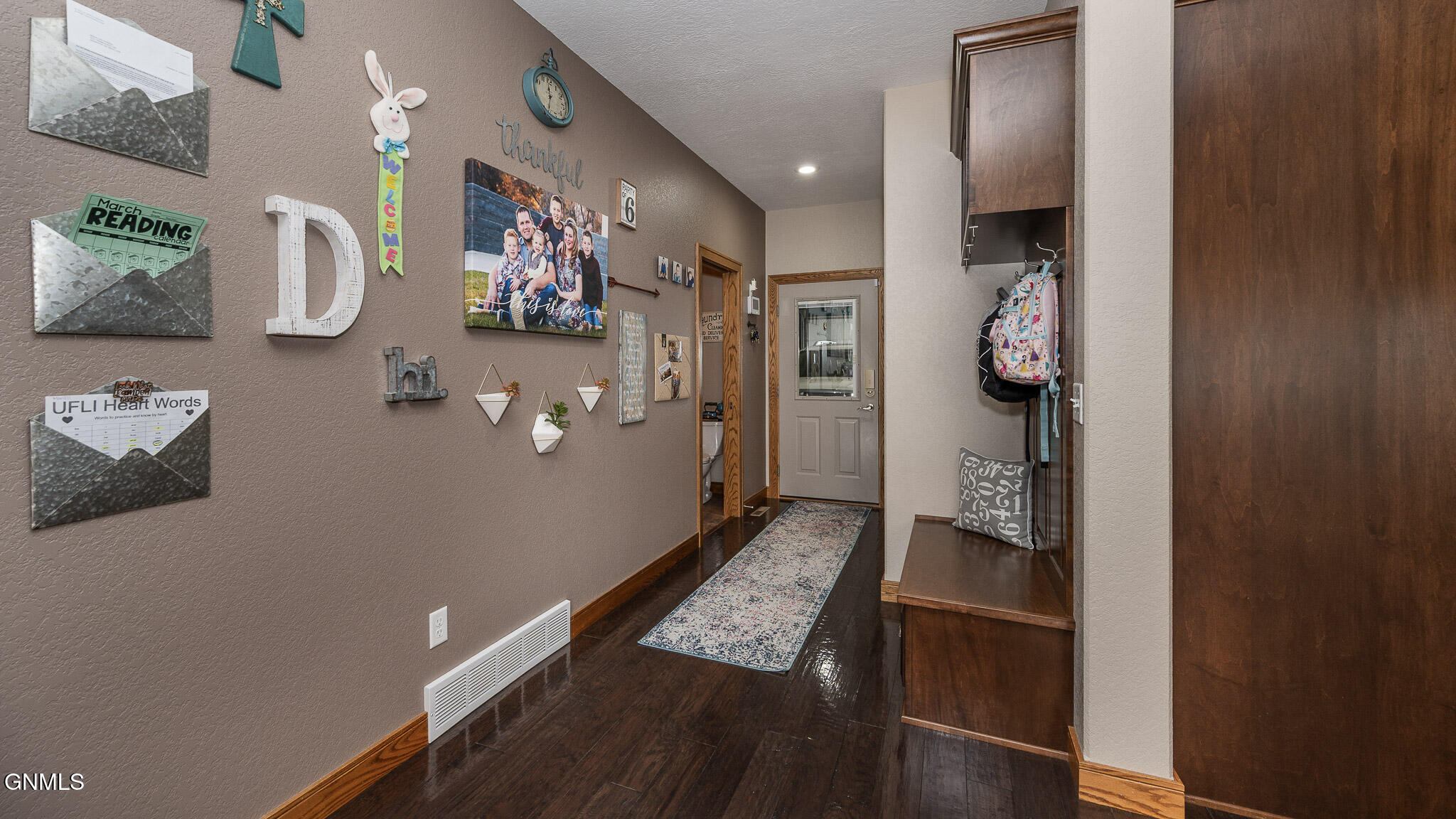 3727 Pebbleview Circle