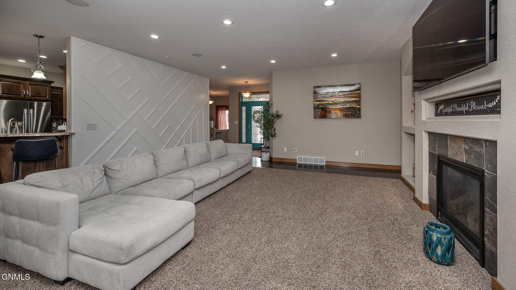 3727 Pebbleview Circle