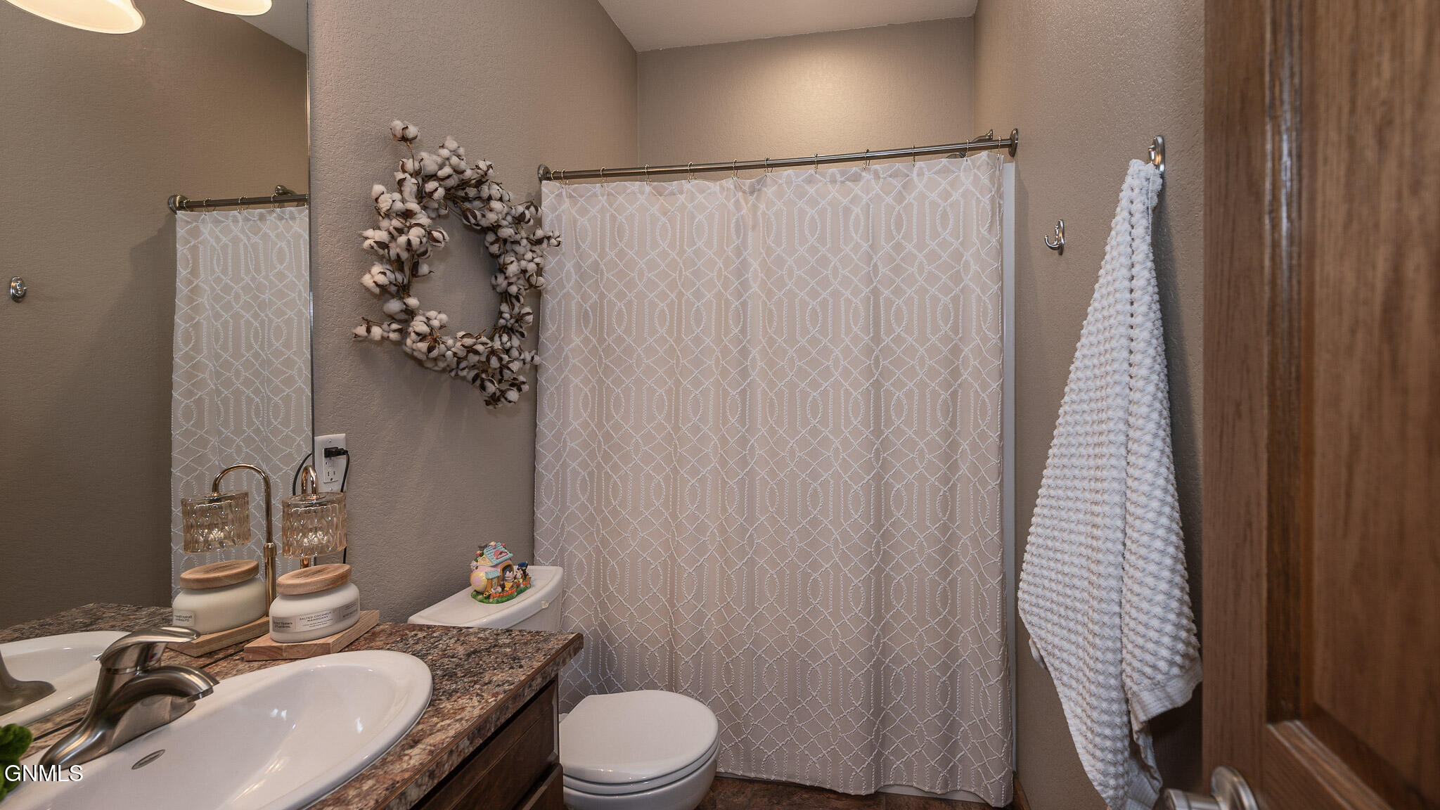 3727 Pebbleview Circle